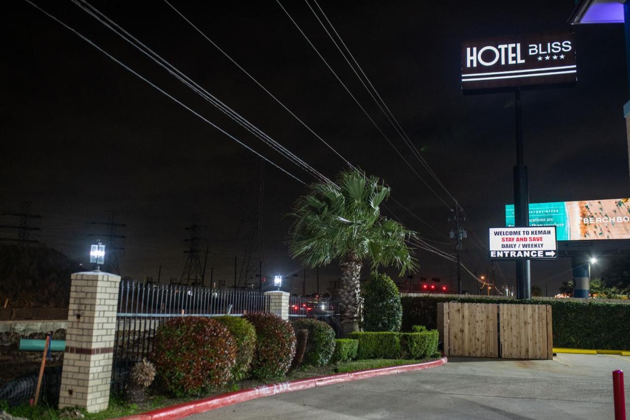 Hotel Bliss Kemah Exterior photo