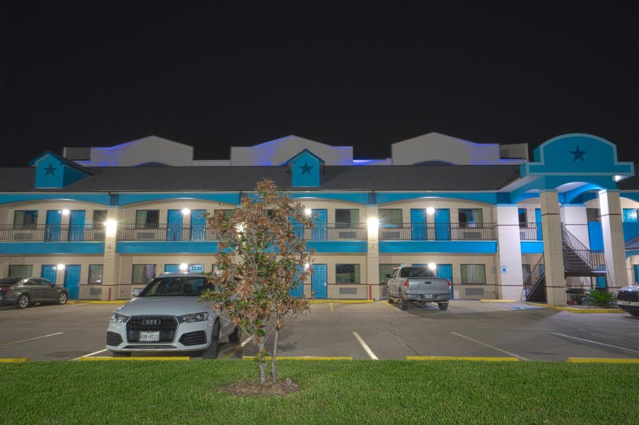 Hotel Bliss Kemah Exterior photo