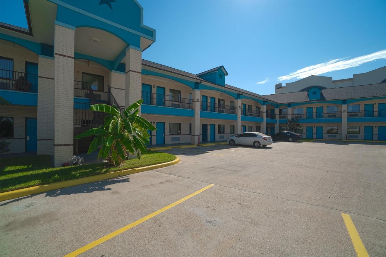 Hotel Bliss Kemah Exterior photo